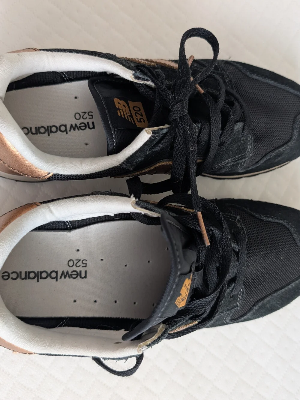New Balance Womens 520 WL520SNC Black Rose Gold Sneakers Size 7.5 Suede Retro - Picture 5 of 16